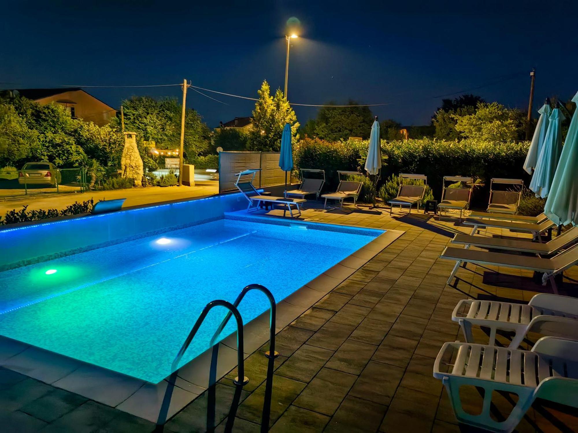 Apartments Lea With Pool Malinska Exterior foto