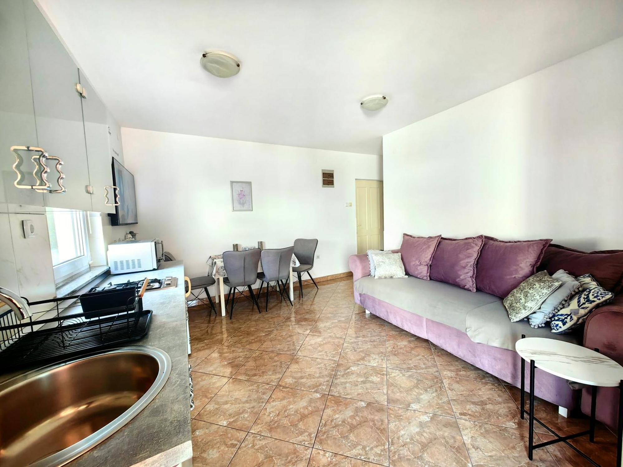 Apartments Lea With Pool Malinska Exterior foto