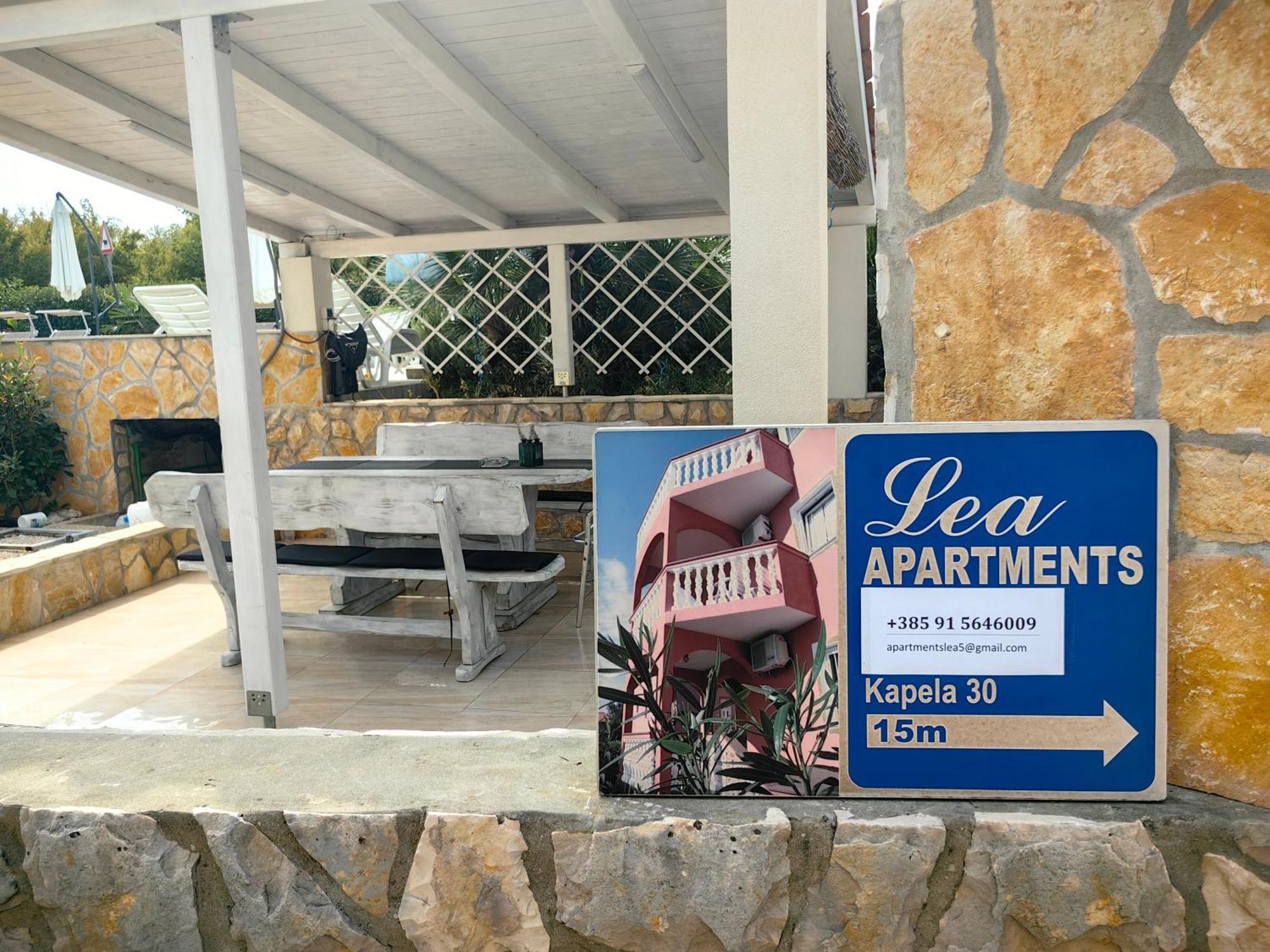 Apartments Lea With Pool Malinska Exterior foto